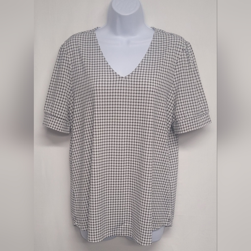 Adrianna Papell L Houndstooth Short Sleeve Stretch Top V Neck Like New